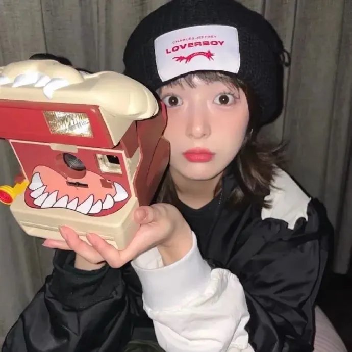 微笑的苹吉